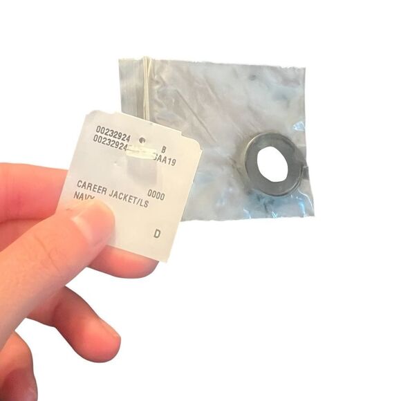 NWT! Forever 21 navy single button blazer. Size medium - Picture 6 of 7